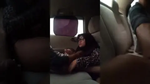 Paksa Hijab Sepong di Mobil Tele@asupanjilbab10