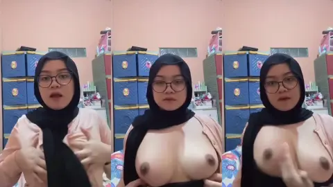 Ukhty cantik pamer tt - Tele@asupanjilbab10