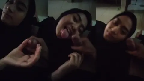 Dinda Hijab Sepong Kontol