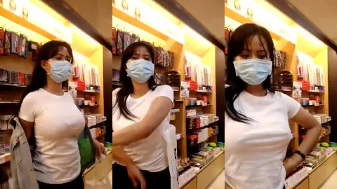 Siskaeee Pamer Toket di Dalam Toko