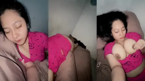 Bidan Rita Lagi Sange Mainin Puting Susu