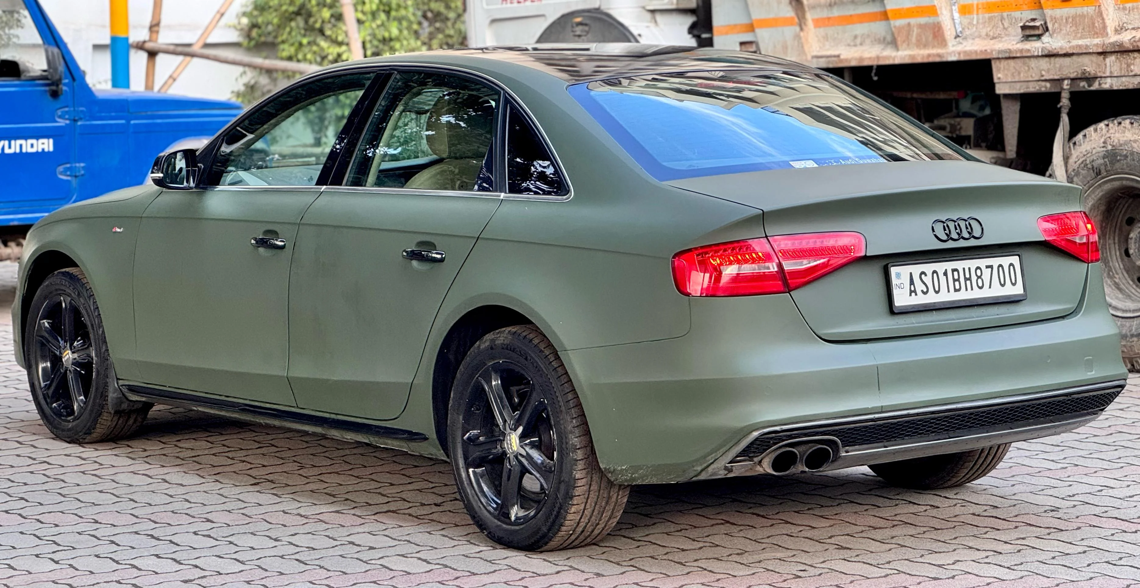 Audi A4 - Thumbnail 3