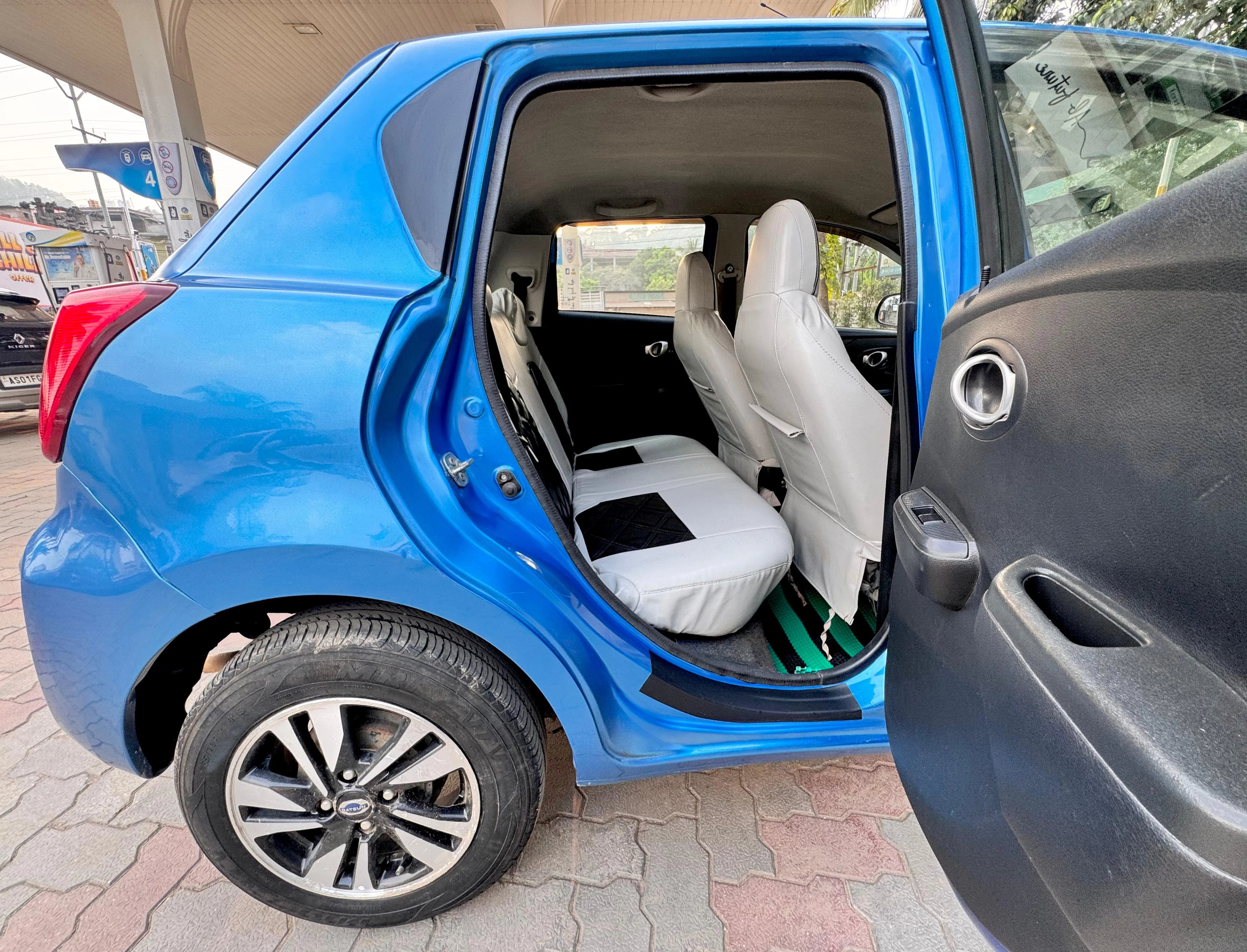 Datsun GO - Thumbnail 5