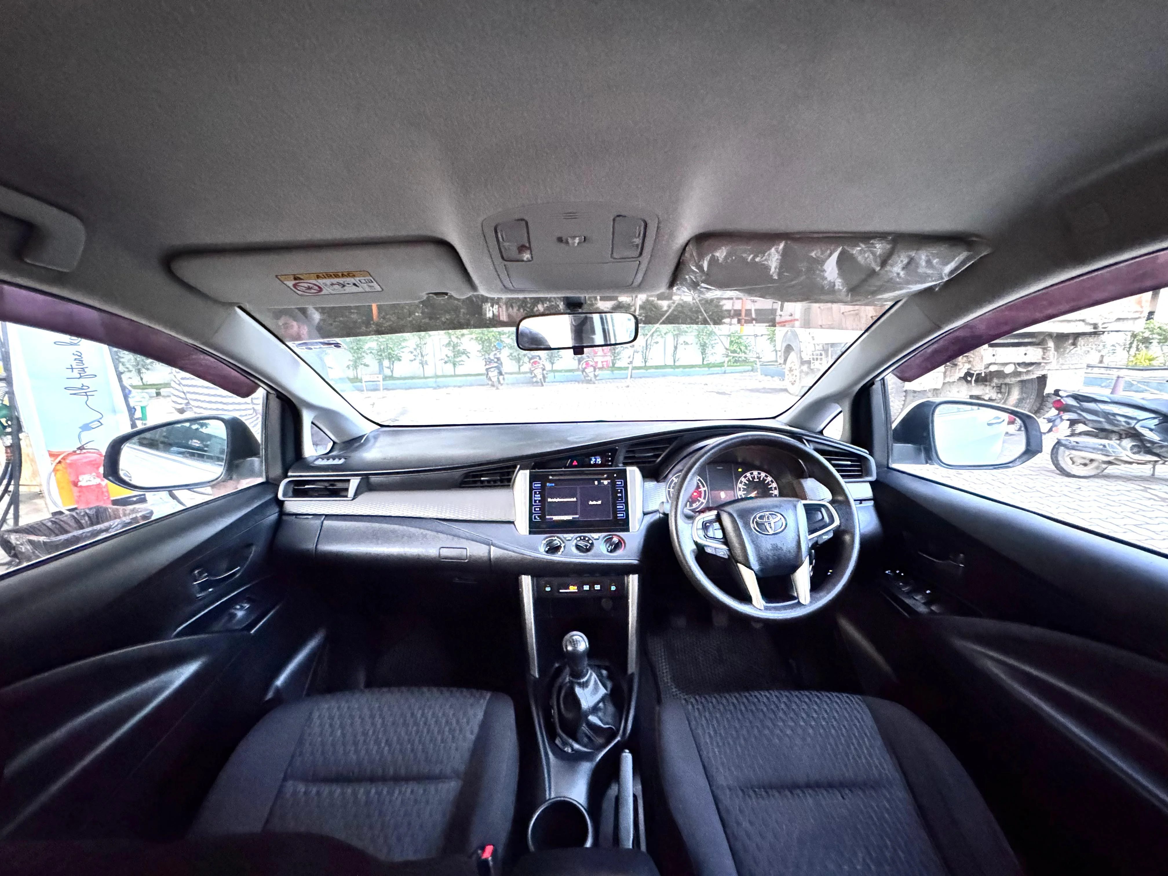 Toyota Innova Crysta - Thumbnail 7