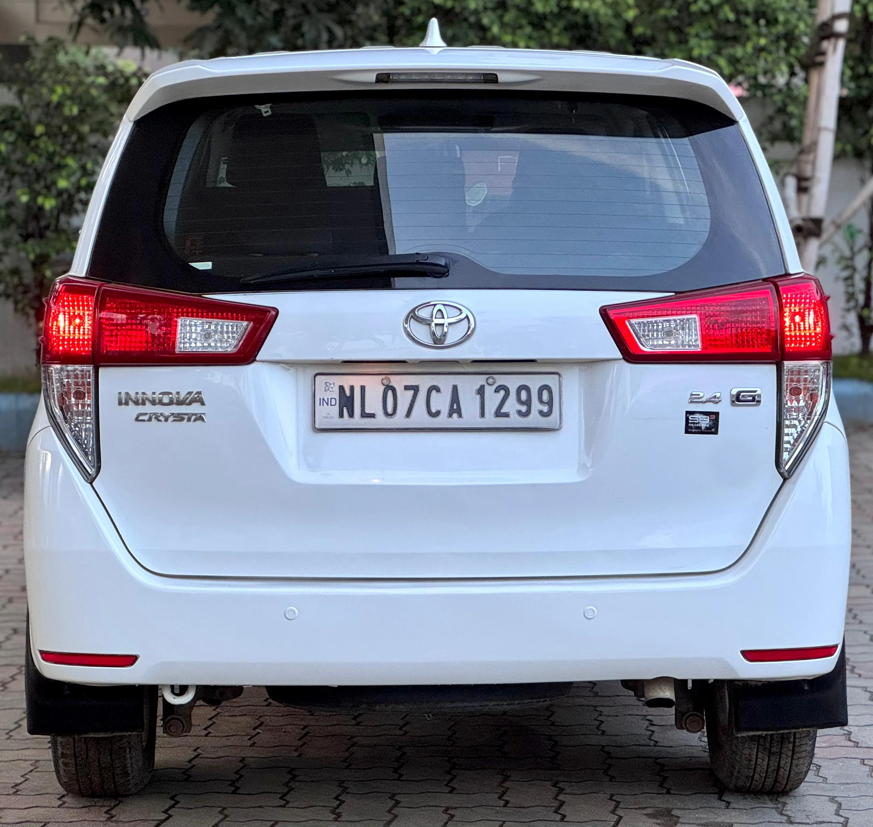 Toyota Innova Crysta - Thumbnail 13