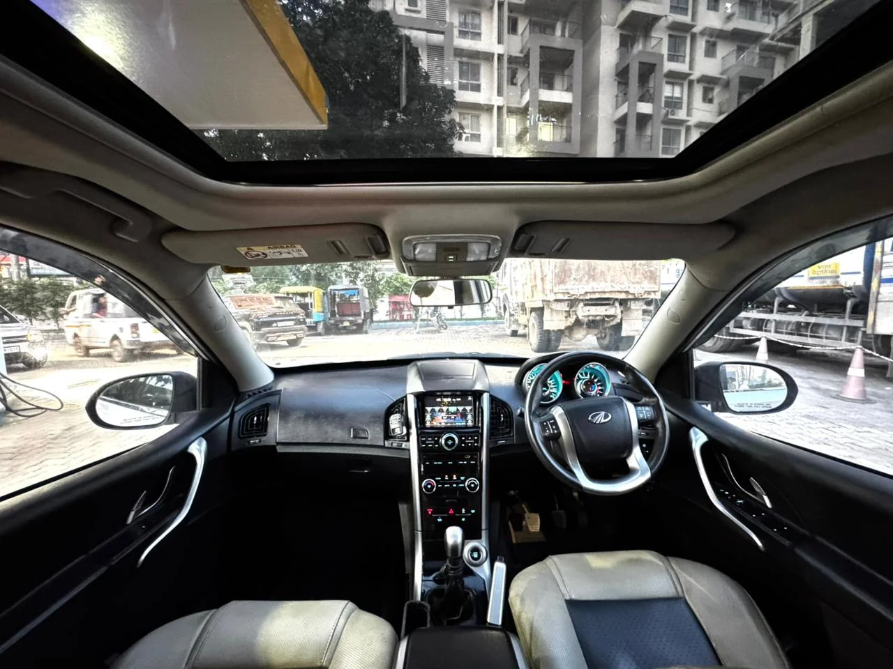 Mahindra XUV500 - Thumbnail 13