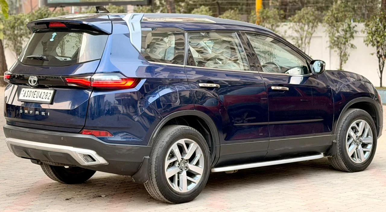 Tata Safari - Thumbnail 3