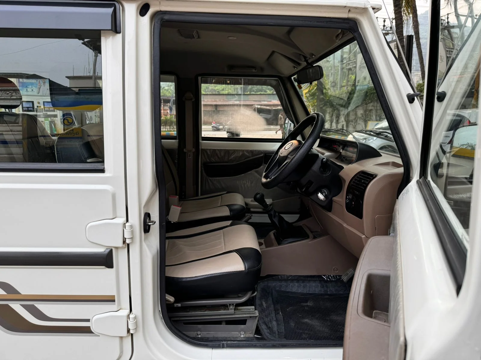 Mahindra Bolero - Thumbnail 10