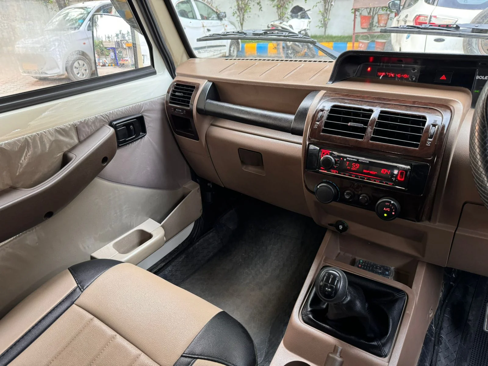 Mahindra Bolero - Thumbnail 13