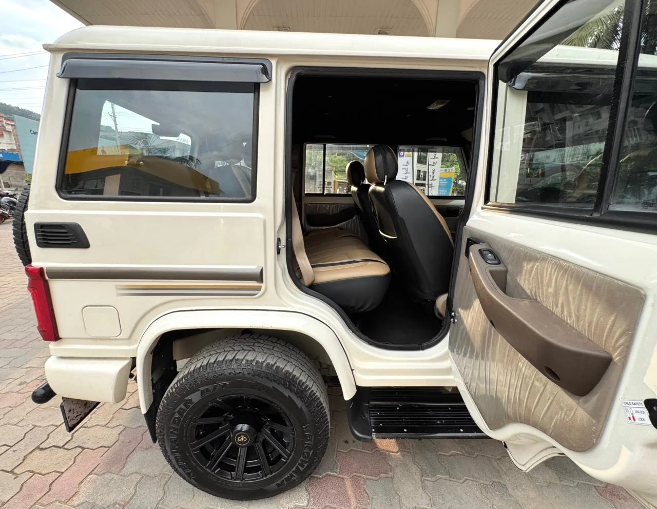 Mahindra Bolero - Thumbnail 10