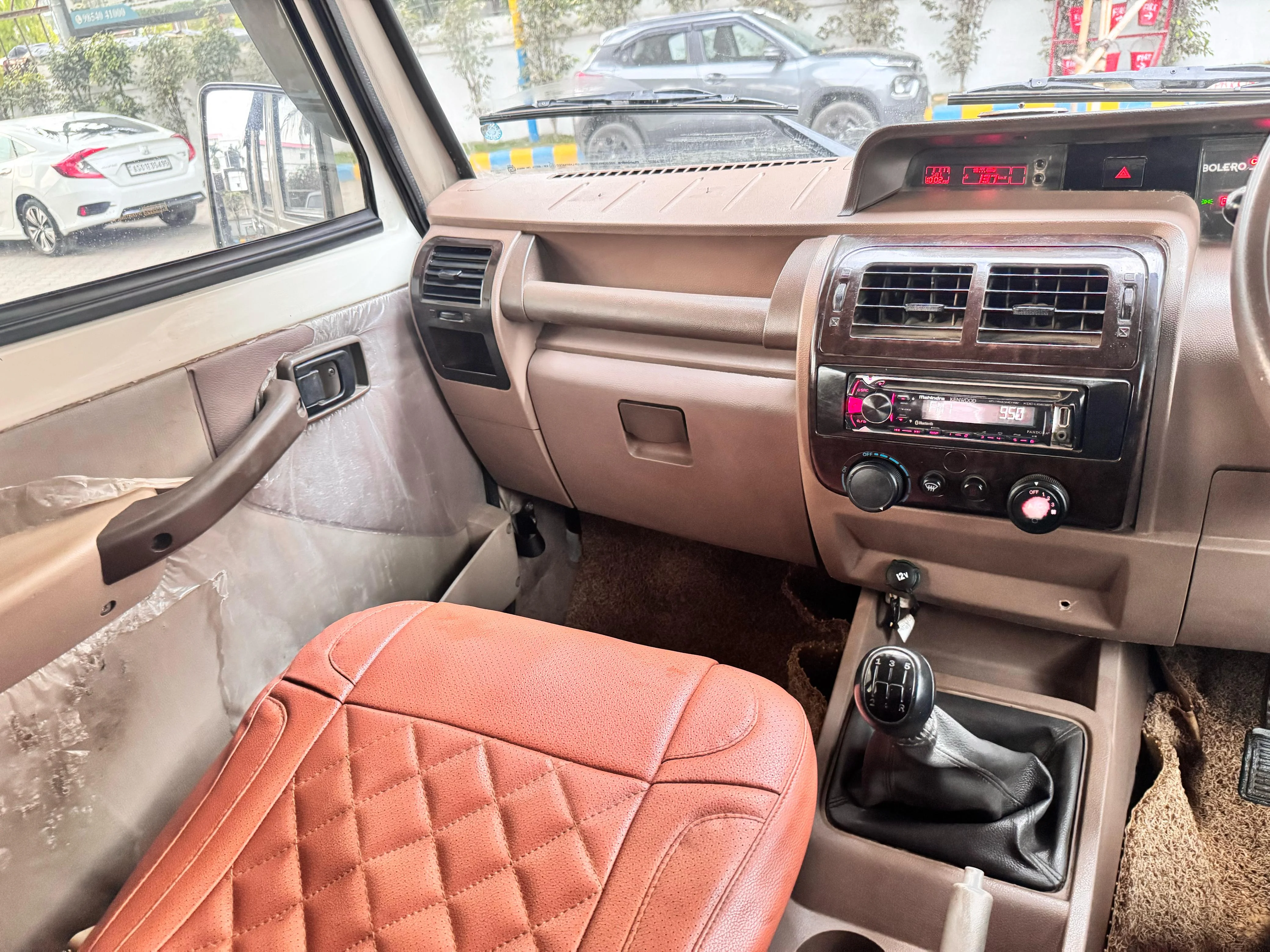 Mahindra Bolero - Thumbnail 6