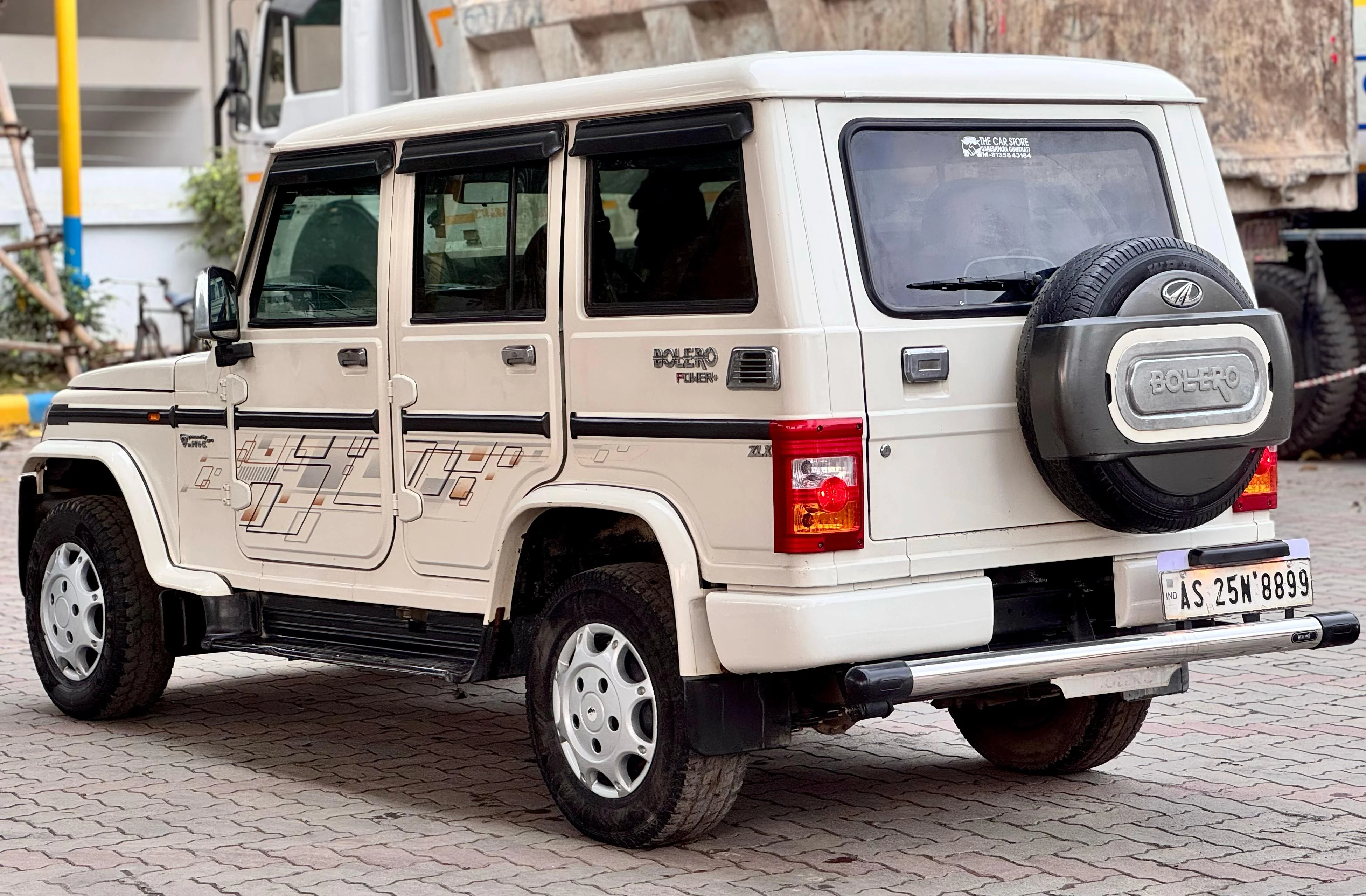 Mahindra Bolero - Thumbnail 9