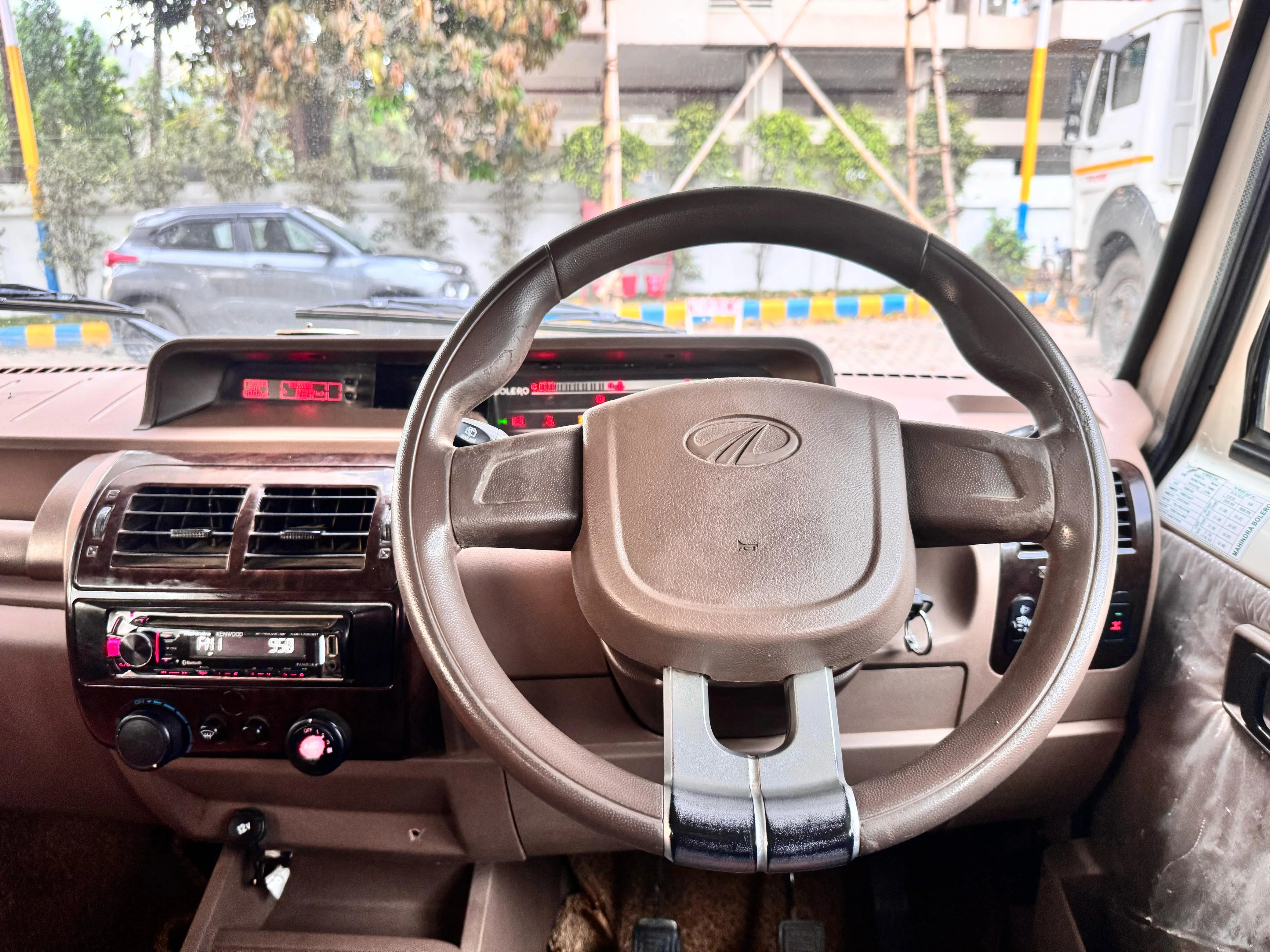 Mahindra Bolero - Thumbnail 12