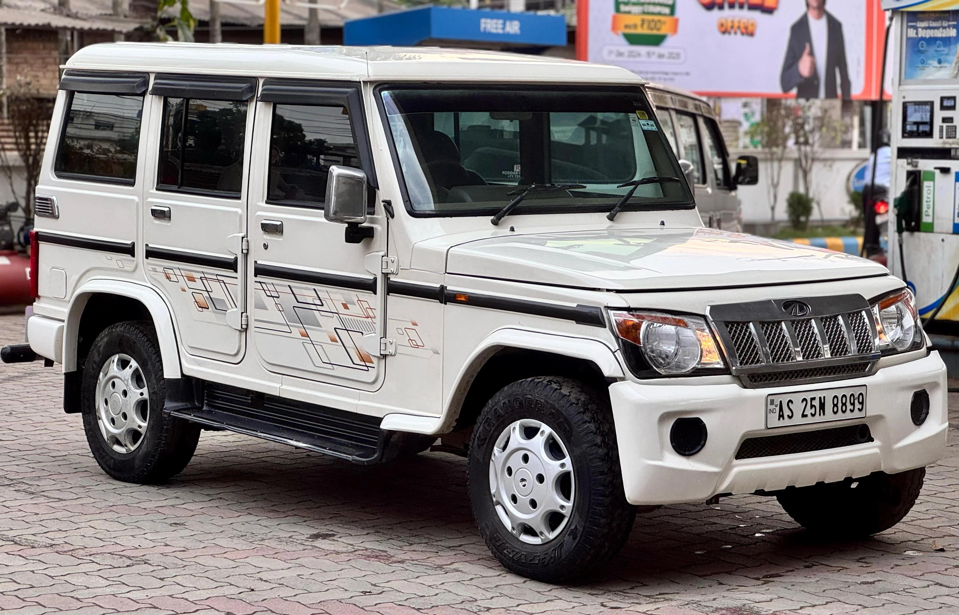 Mahindra Bolero - Thumbnail 13