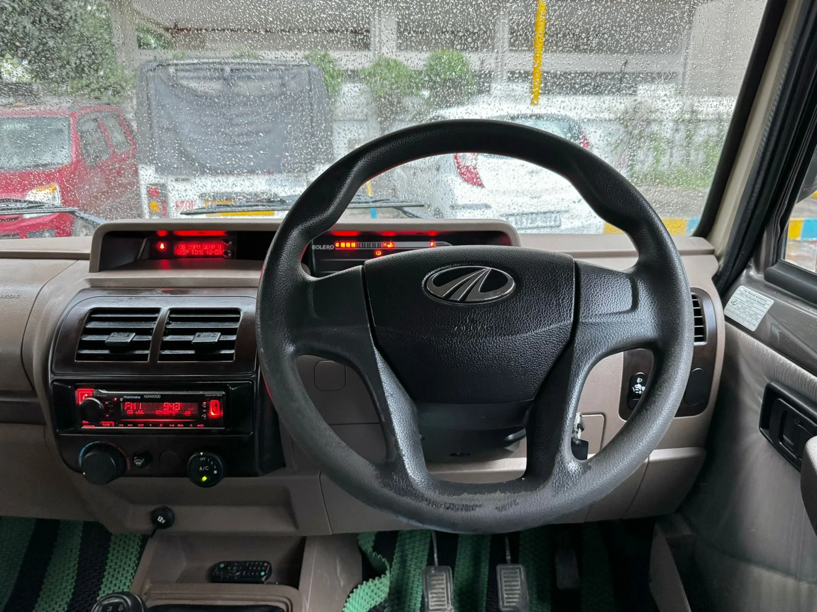 Mahindra Bolero - Thumbnail 9