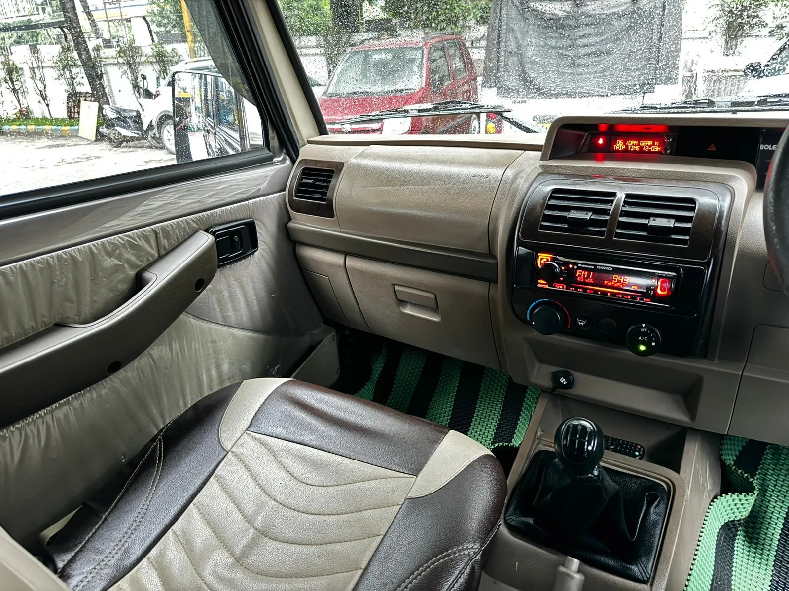 Mahindra Bolero - Thumbnail 12