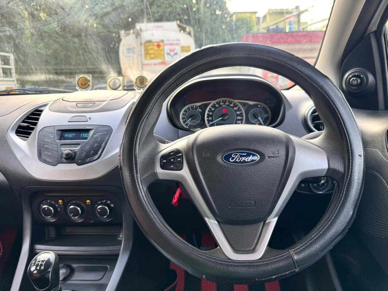 Ford Figo - Thumbnail 4