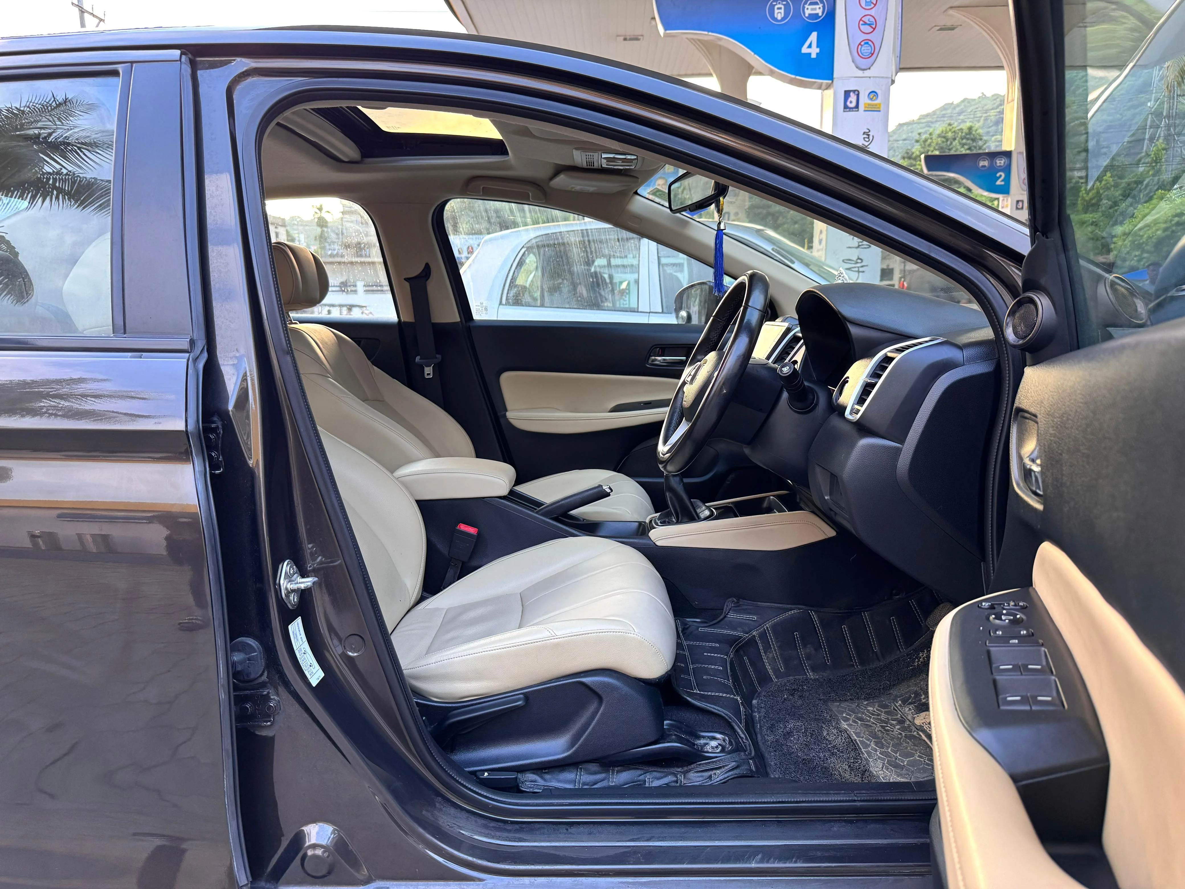 Honda City - Thumbnail 11