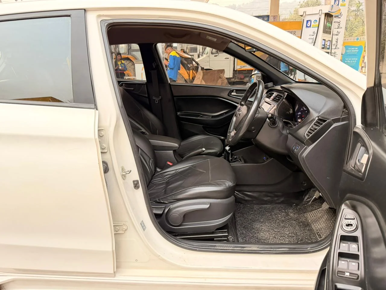 Hyundai i20 - Thumbnail 4