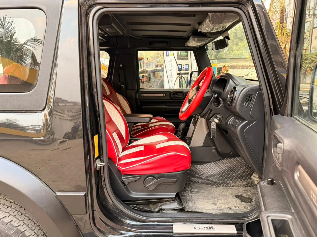 Mahindra Thar - Thumbnail 7