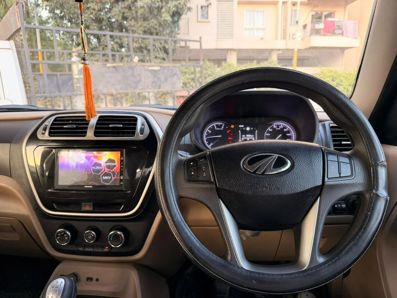 Mahindra Bolero Neo - Thumbnail 3