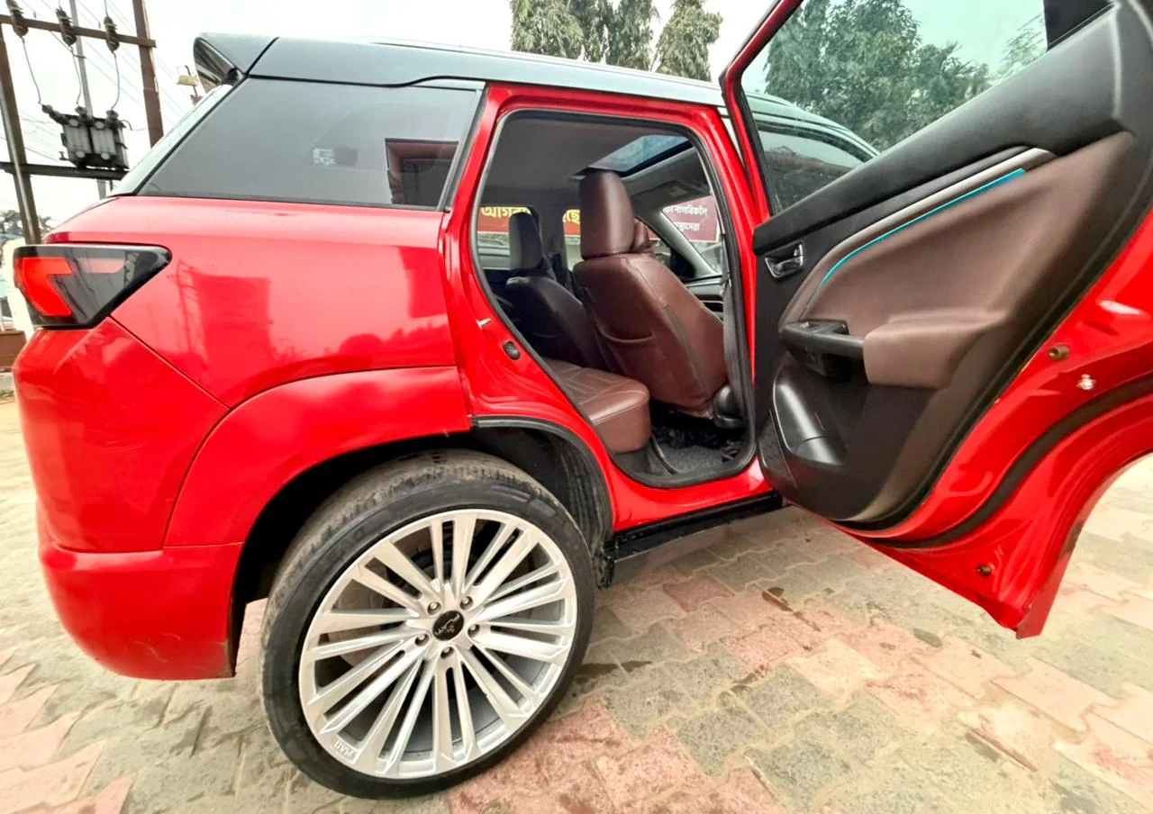 Maruti Brezza - Thumbnail 9