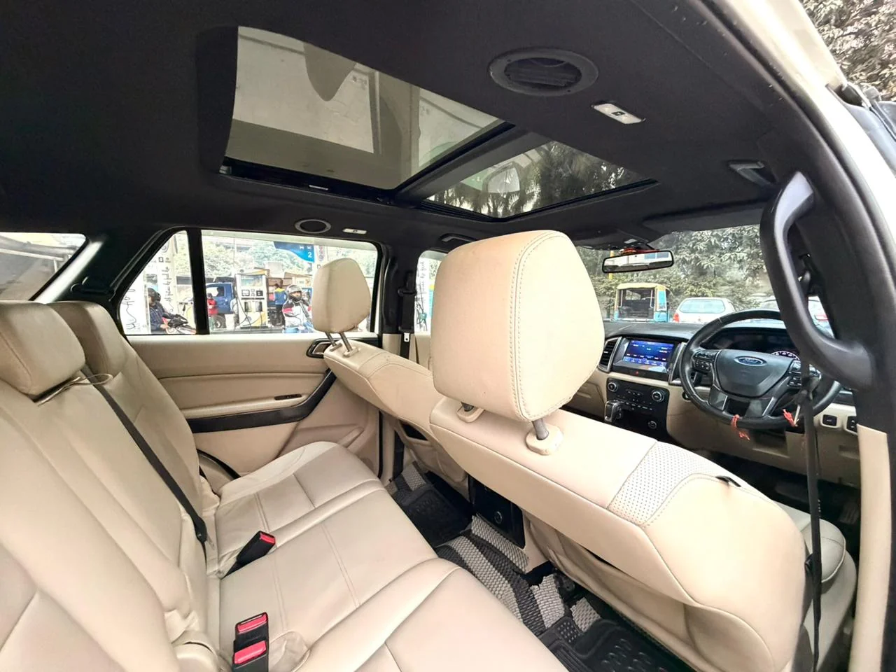 Ford Endeavour - Thumbnail 6