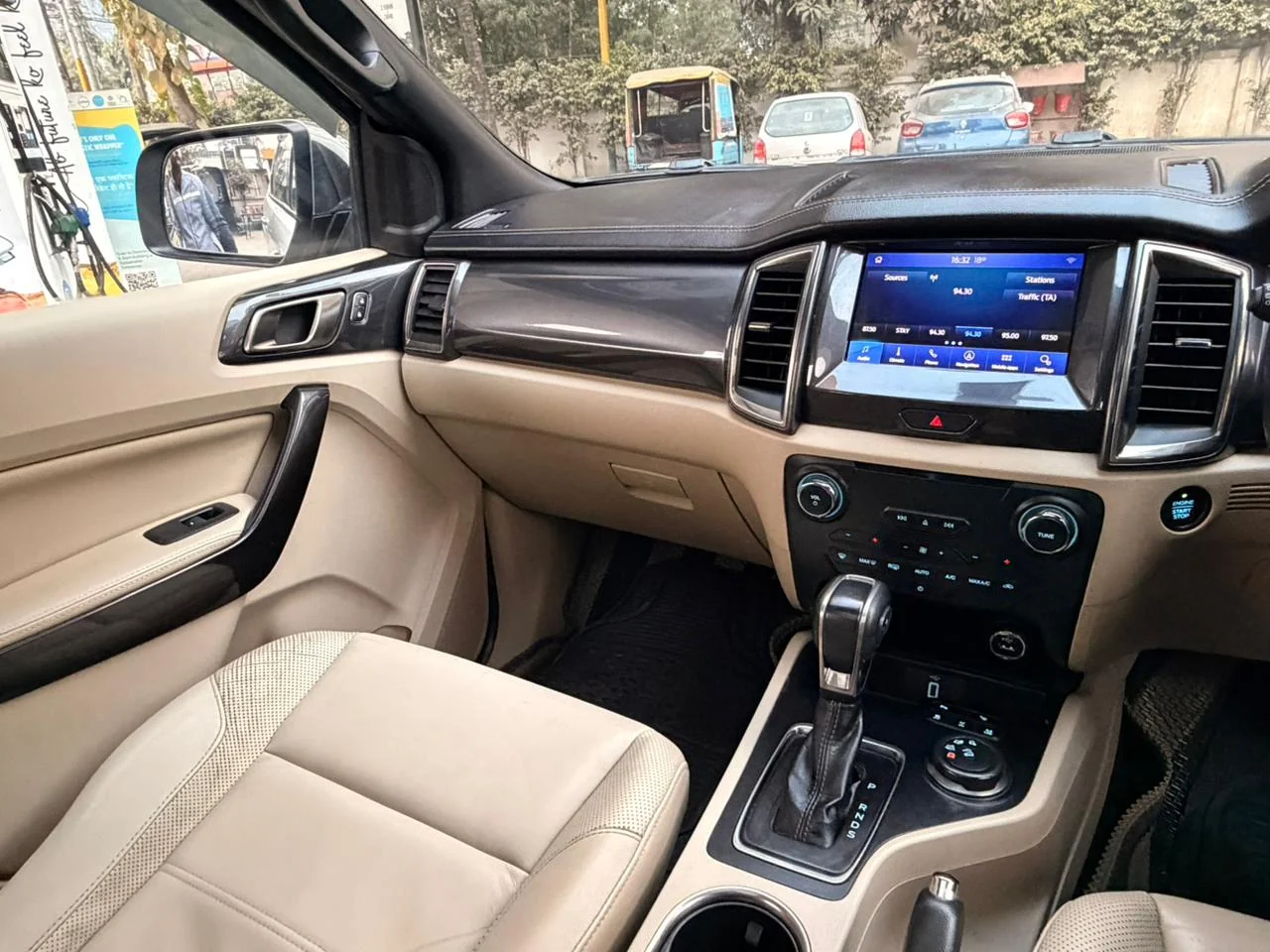 Ford Endeavour - Thumbnail 9