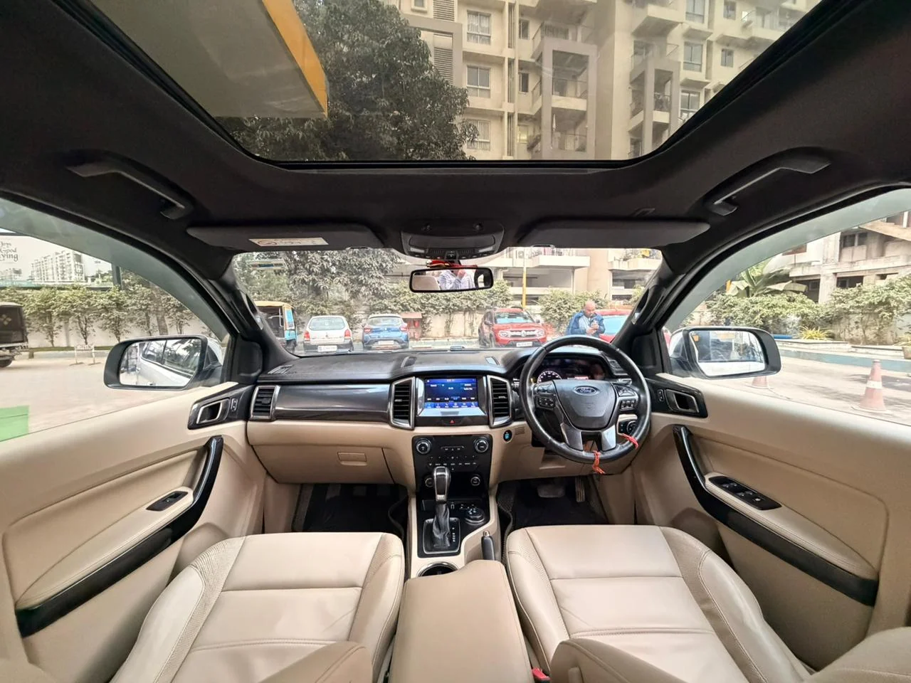 Ford Endeavour - Thumbnail 10