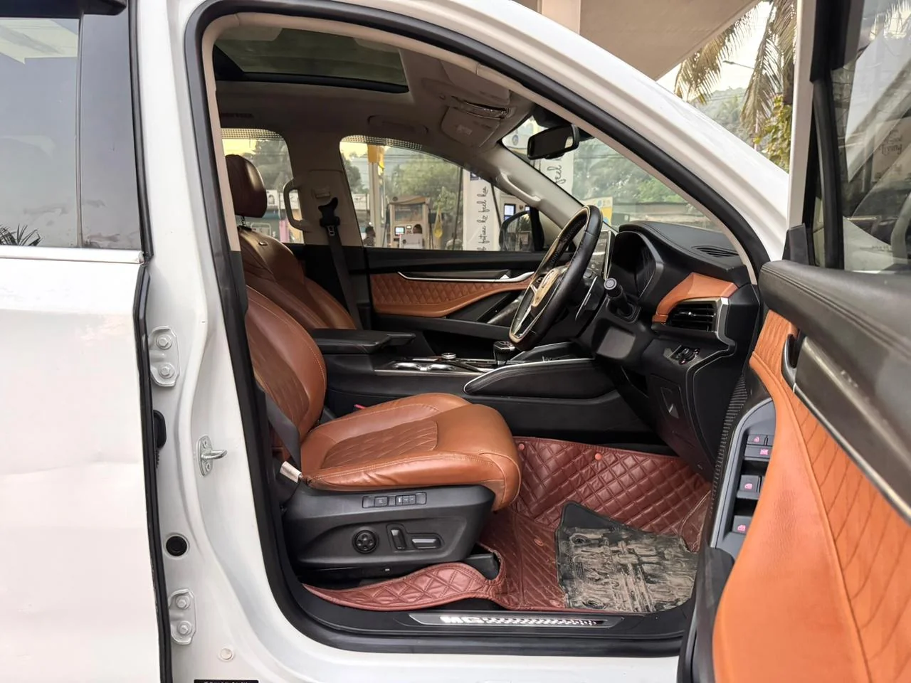 MG Gloster - Thumbnail 9