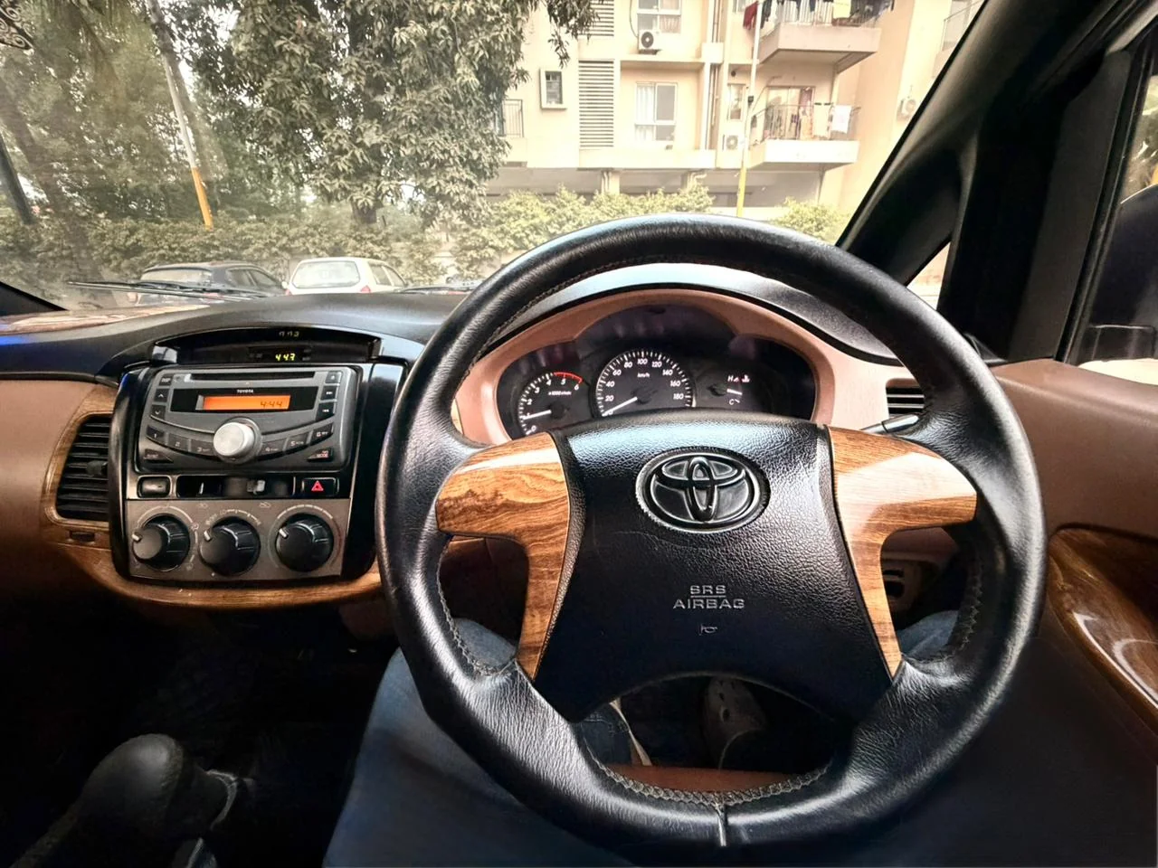 Toyota Innova - Thumbnail 7
