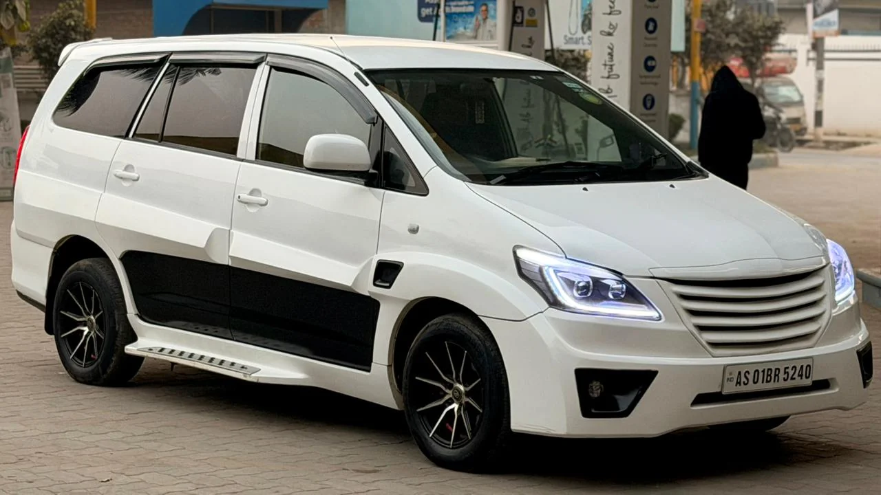 Toyota Innova - Thumbnail 9