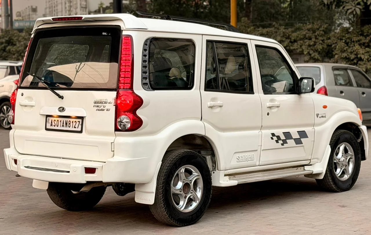 Mahindra Scorpio - Thumbnail 13