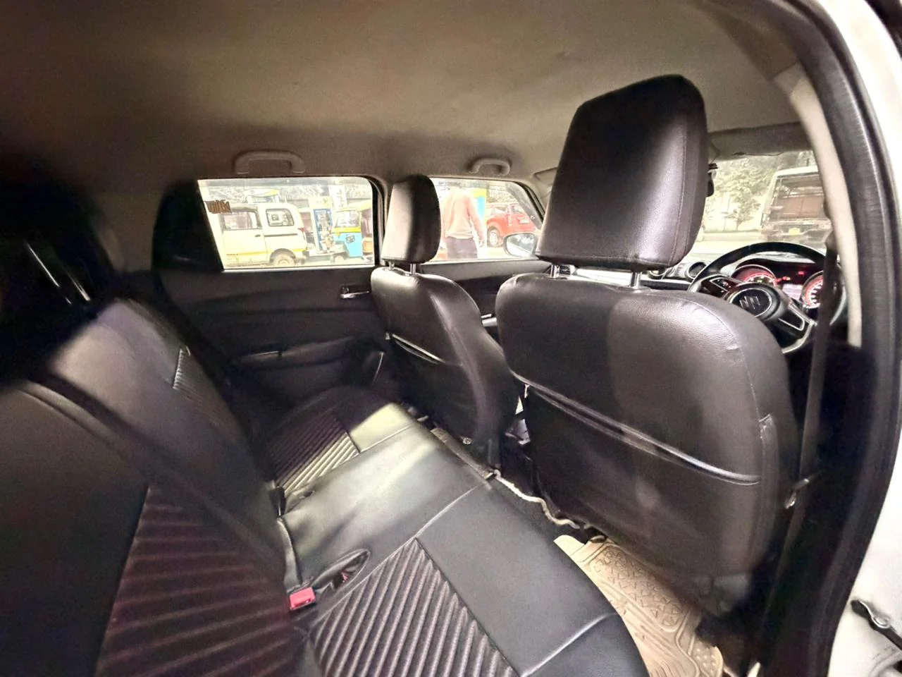 Maruti Swift - Thumbnail 4