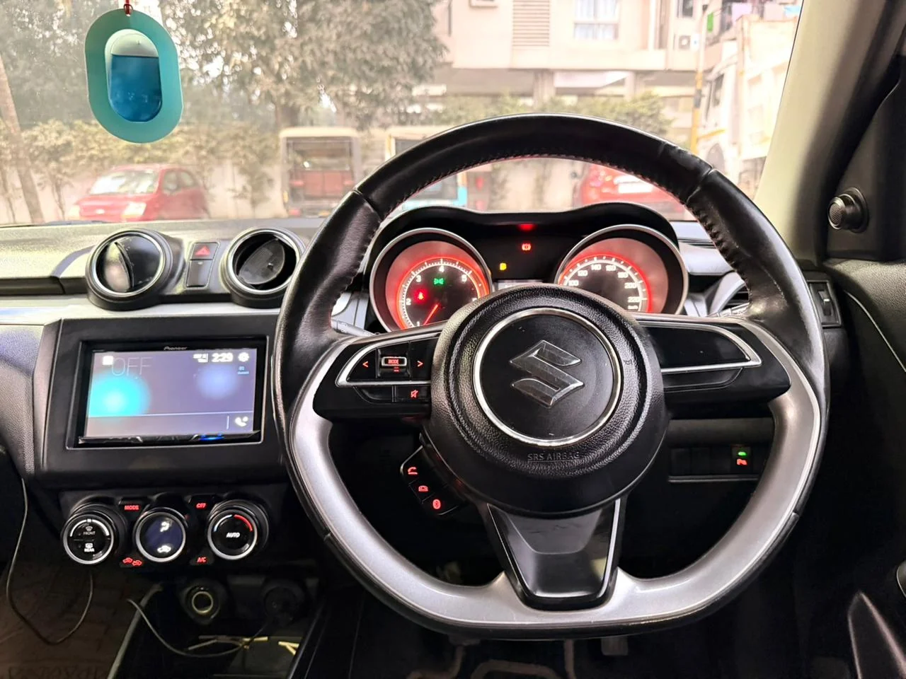 Maruti Swift - Thumbnail 7