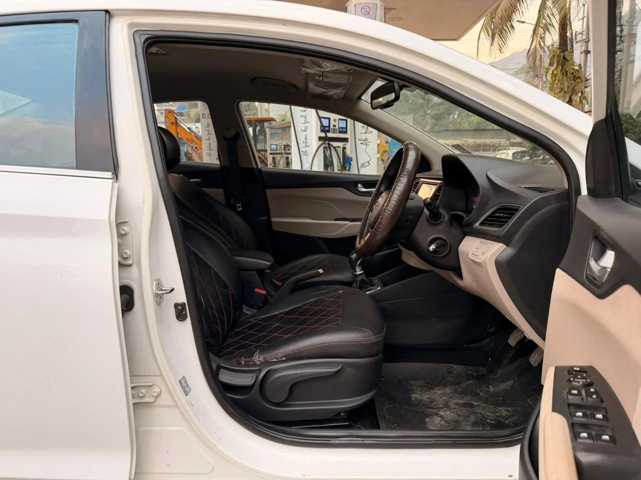 Hyundai Verna - Thumbnail 2