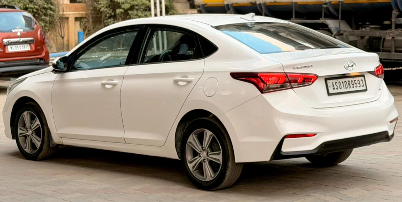 Hyundai Verna - Thumbnail 5