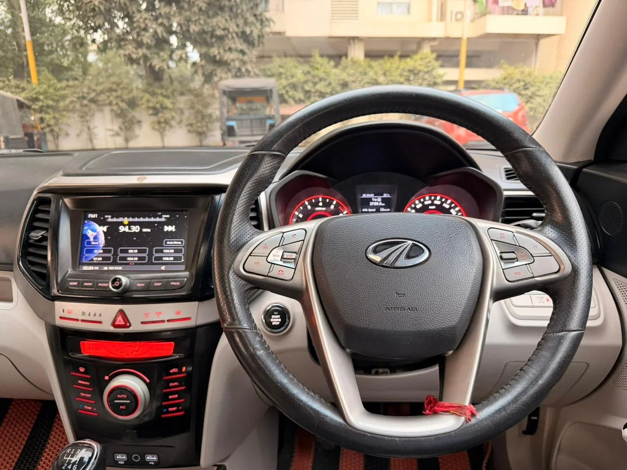 Mahindra XUV300 - Thumbnail 7