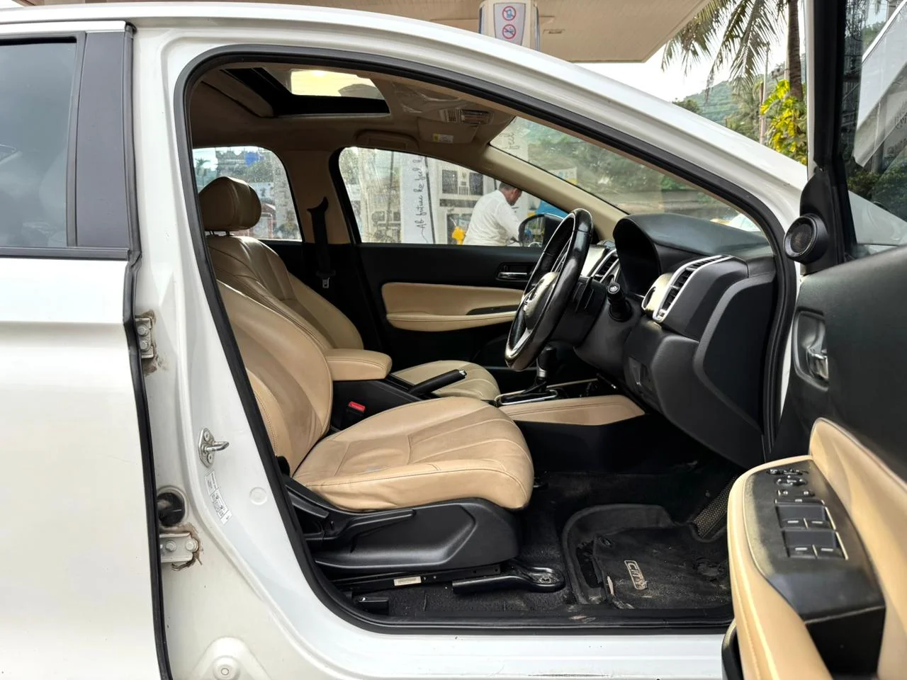 Honda City - Thumbnail 12