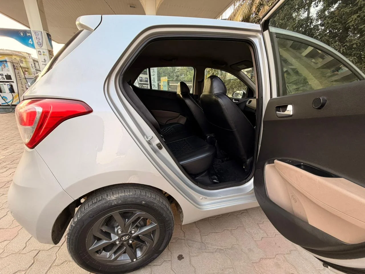 Hyundai Grand i10 - Thumbnail 2