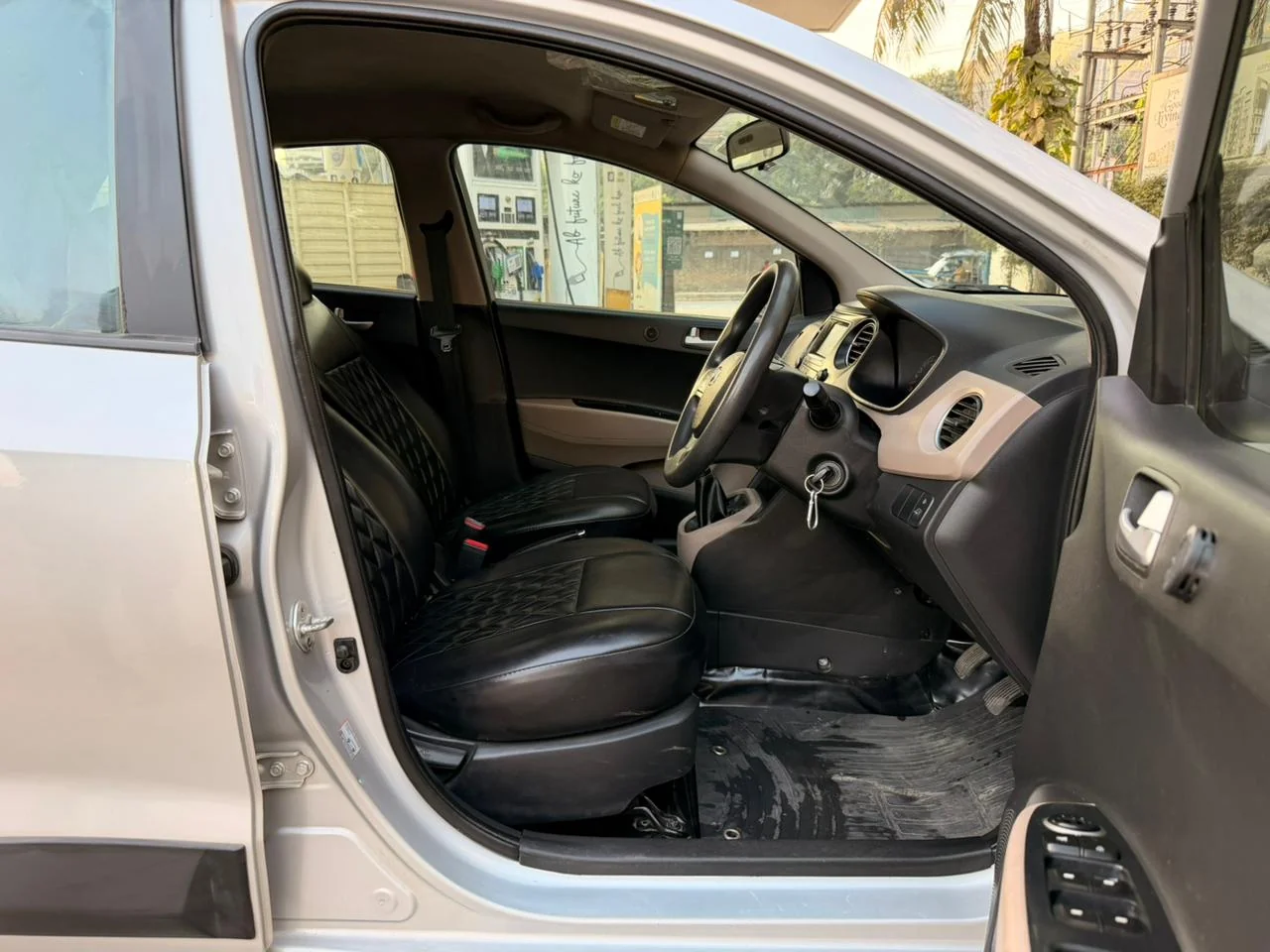 Hyundai Grand i10 - Thumbnail 13