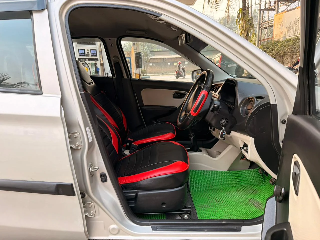 Maruti Suzuki Alto 800 - Thumbnail 10