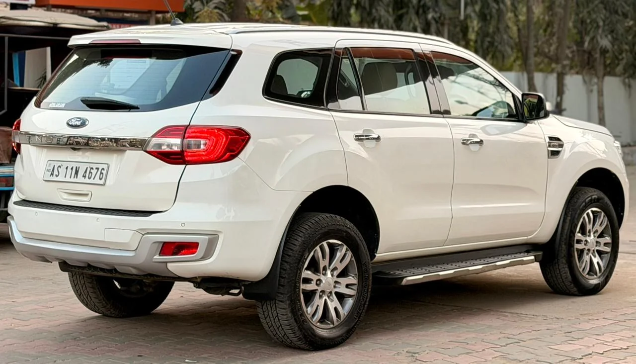 Ford Endeavour - Thumbnail 3