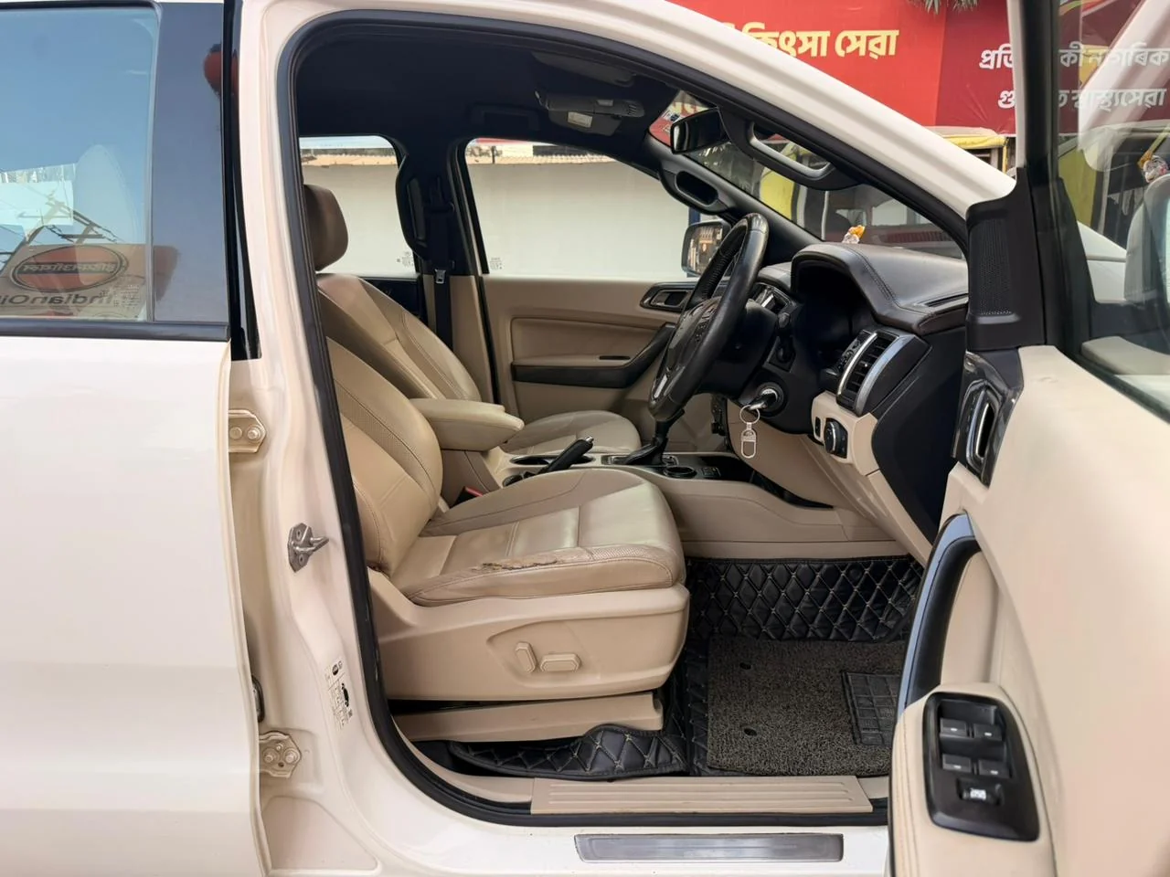 Ford Endeavour - Thumbnail 9