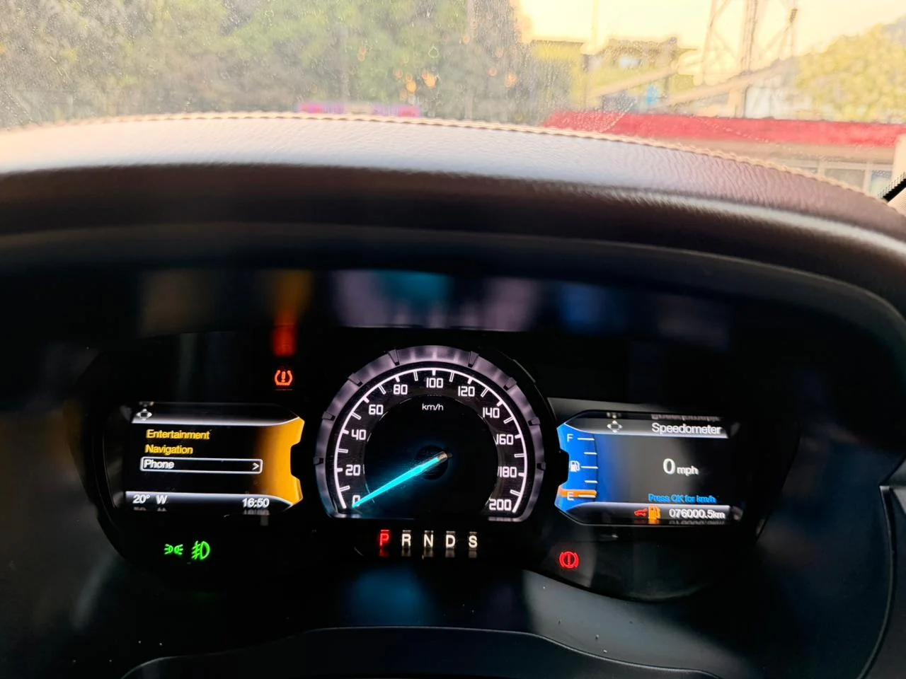 Ford Endeavour - Thumbnail 12