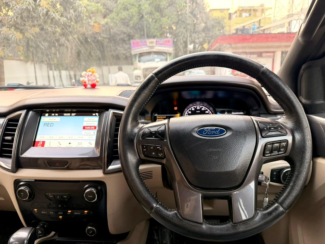 Ford Endeavour - Thumbnail 13