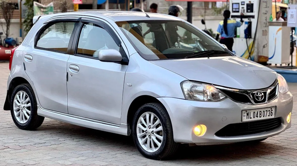 Toyota Etios - Thumbnail 2