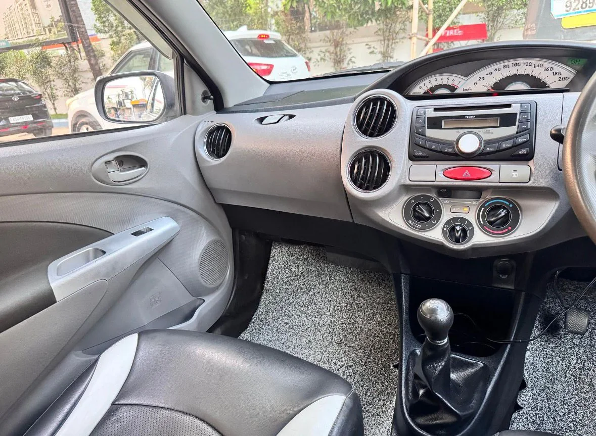 Toyota Etios - Thumbnail 10