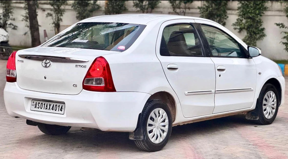 Toyota Etios - Thumbnail 3