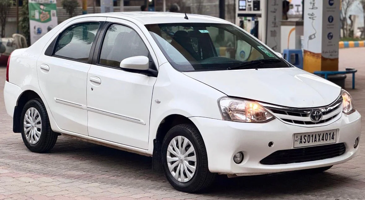 Toyota Etios - Thumbnail 4